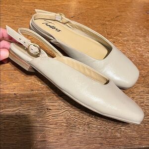 Trotters Slingback Flats Bone Nude Cream Size 6 W